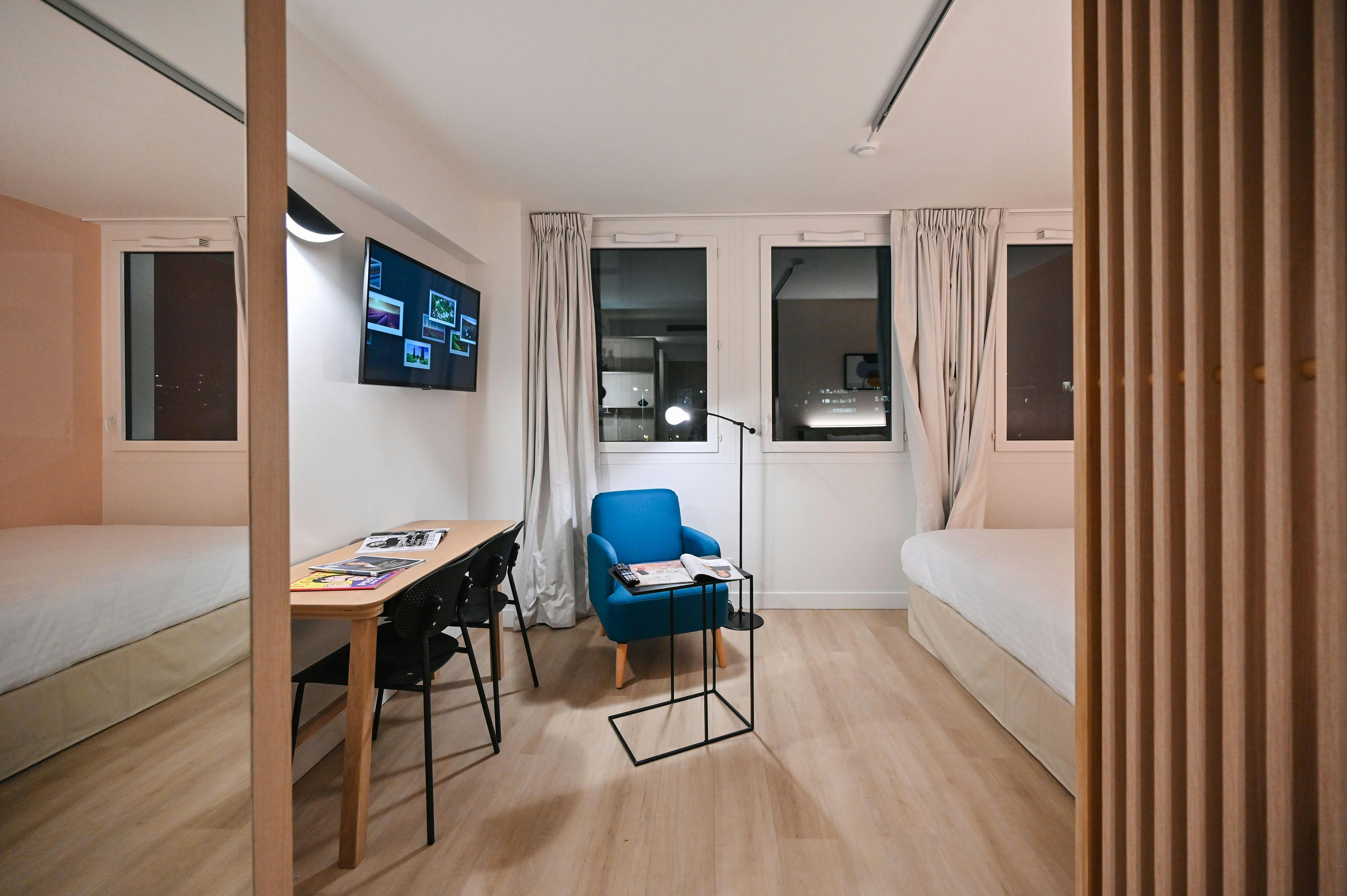 Studio for rent for €1,680 per month in Issy-les-Moulineaux, Boulevard Gallieni