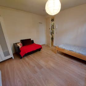 Private room for rent for €550 per month in Ixelles, Rue de l'Été