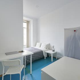 Private room for rent for €550 per month in Lisbon, Avenida António Serpa