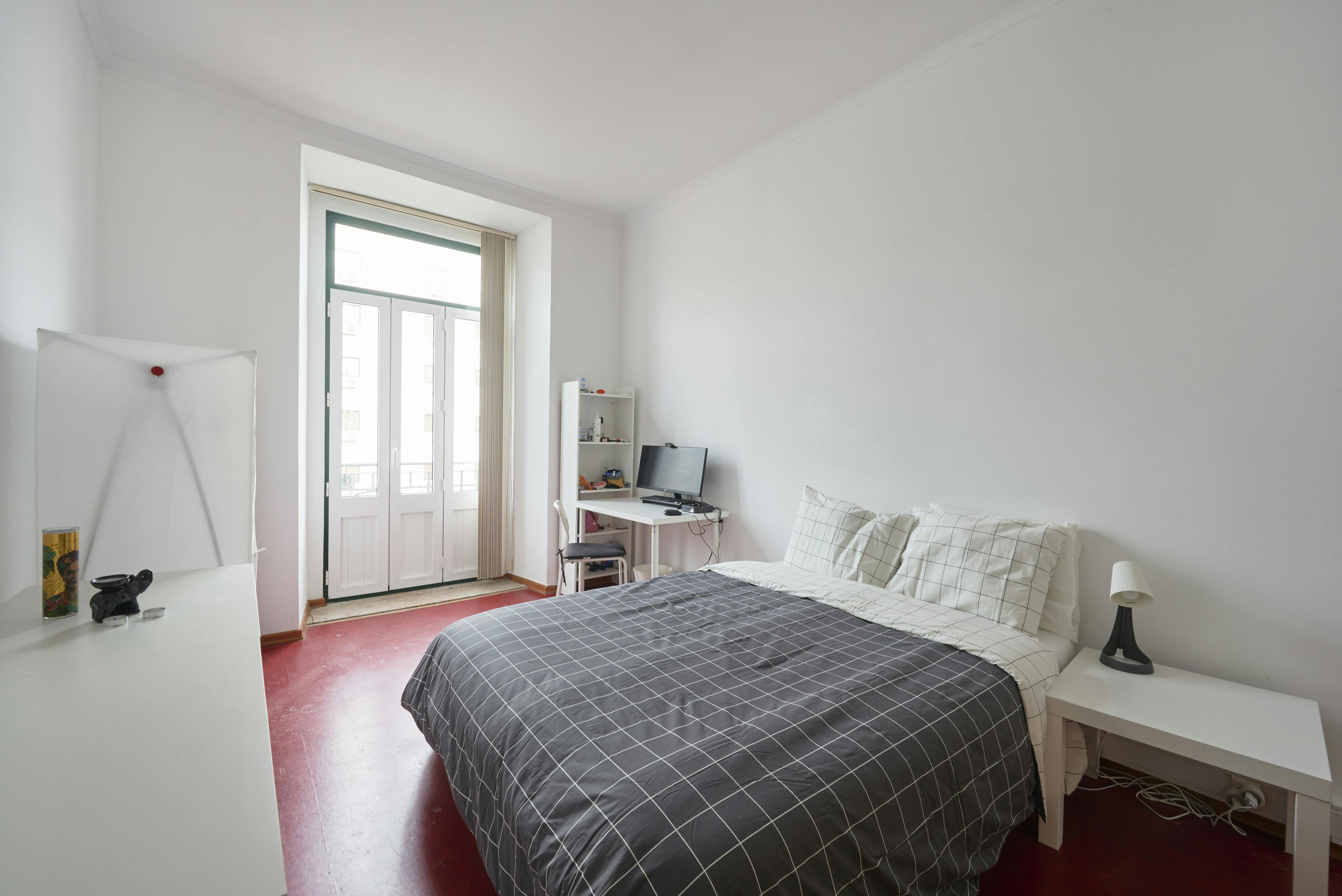 Private room for rent for €550 per month in Lisbon, Avenida António Serpa