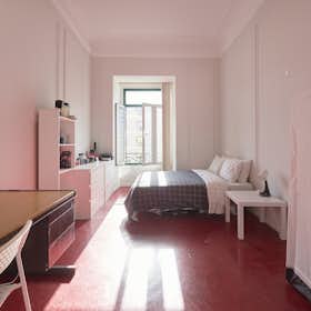 Private room for rent for €650 per month in Lisbon, Avenida António Serpa