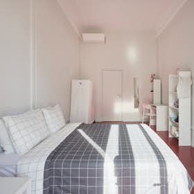 Private room for rent for €700 per month in Lisbon, Avenida António Serpa