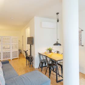Studio for rent for €1,860 per month in Porto, Rua da Galeria de Paris