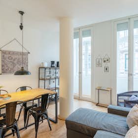 Studio for rent for €1,860 per month in Porto, Rua da Galeria de Paris