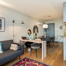 Apartment for rent for €3,015 per month in Porto, Rua de Pinto Bessa