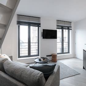 Apartment for rent for €1,200 per month in Saint-Josse-ten-Noode, Rue Saint-Josse