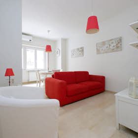 Appartement for rent for € 1.450 per month in Rome, Via Giarabub