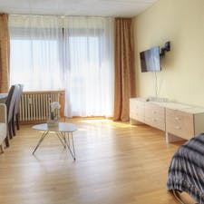 Studio for rent for €1,519 per month in Ostfildern, Sillenbucher Straße