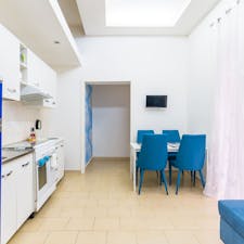 Apartment for rent for €1,705 per month in Naples, Via dei Tribunali