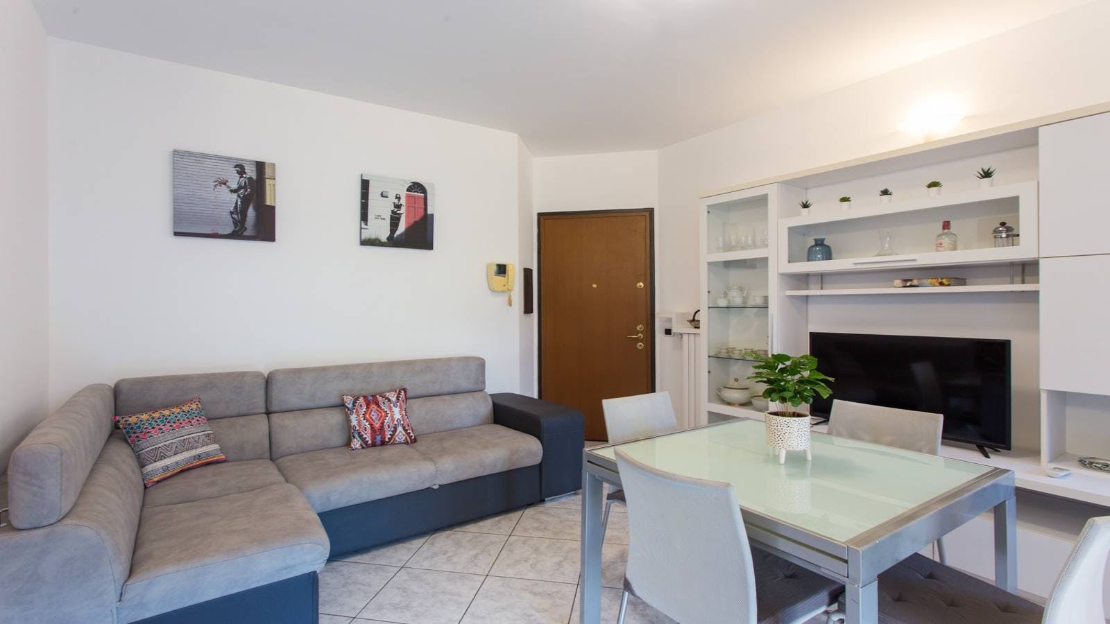 Via Donna Prassede, Milan preview