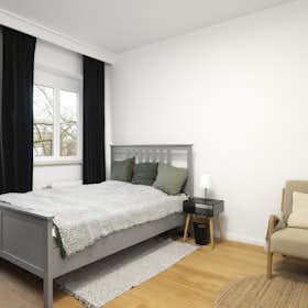 Wohnung zu mieten für 1.500 € pro Monat in Berlin, Sophie-Charlotten-Straße