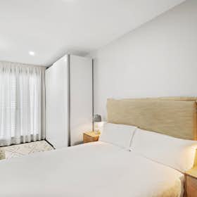 Apartment for rent for €2,782 per month in Barcelona, Carrer de Lope de Vega