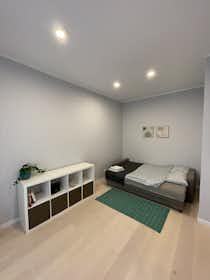 Apartment for rent for €879 per month in Riga, Mazā Nometņu iela