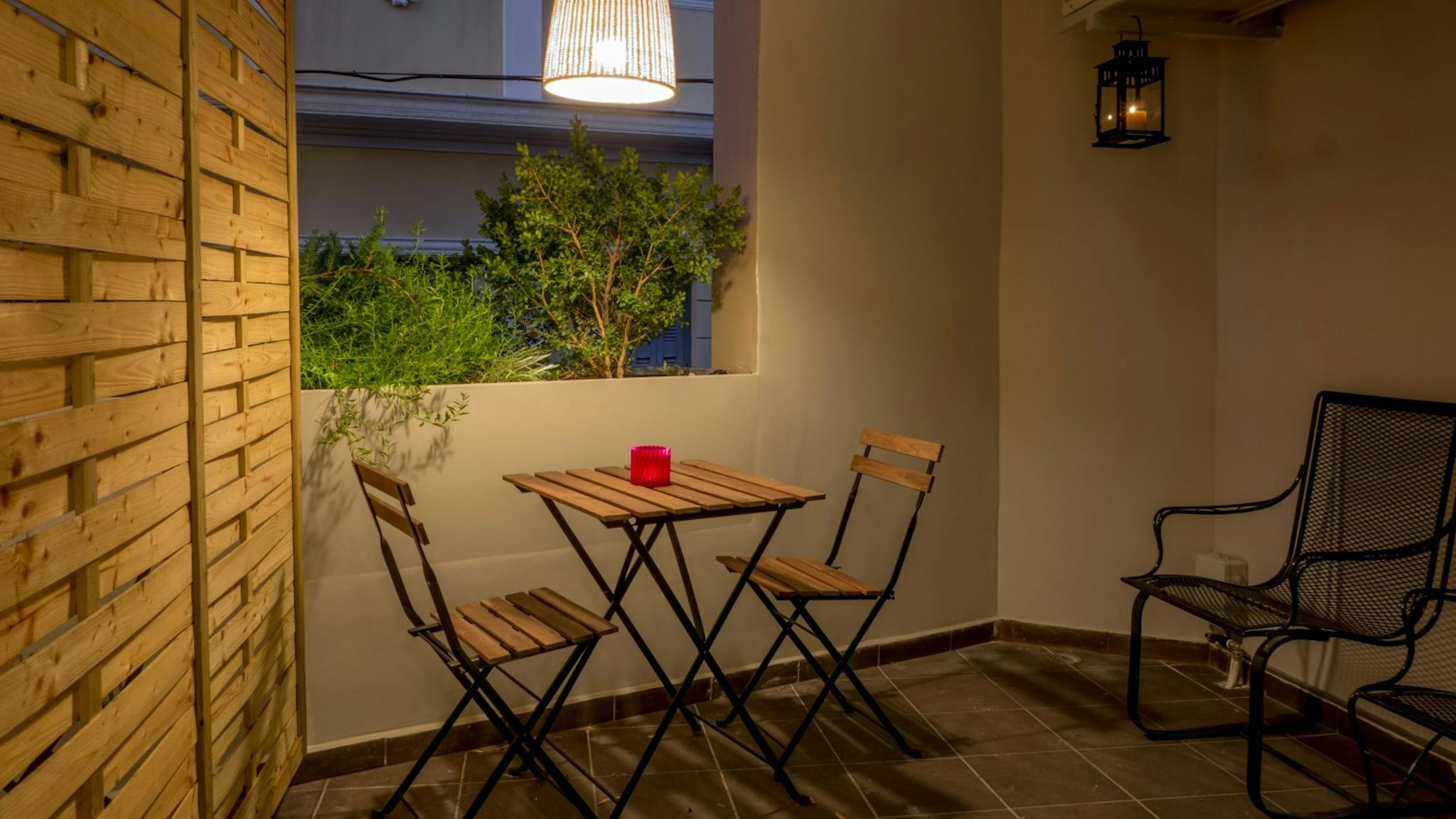 Lepeniotou, Athens preview