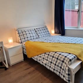 Shared room for rent for €1,490 per month in Dublin, Phibsborough Road