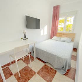 Private room for rent for €360 per month in Sevilla, Barriada La Palmilla