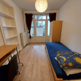Private room for rent for €550 per month in Etterbeek, Rue de Linthout