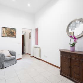 Apartment for rent for €2,000 per month in Bologna, Via Alessandro Tiarini