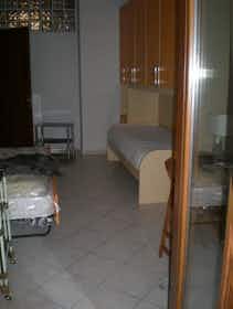 Приватна кімната за оренду для 600 EUR на місяць у Nettuno, Via Risorgimento