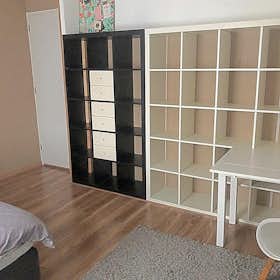 Private room for rent for €595 per month in Hengelo, Oldenzaalsestraat