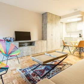 Apartment for rent for €2,100 per month in Madrid, Calle de la Infanta Mercedes