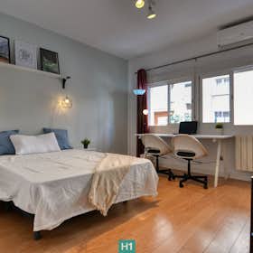 Gedeelde kamer te huur voor € 750 per maand in Madrid, Calle de Cartagena