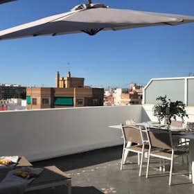 Apartment for rent for €1,800 per month in Valencia, Carrer de Guillem de Castro