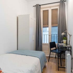 Private room for rent for €530 per month in Madrid, Plaza de la Marina Española