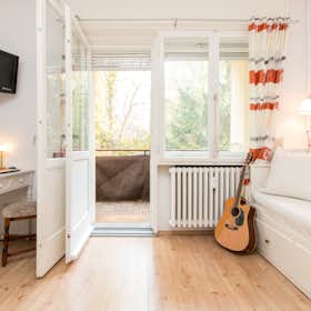 Apartment for rent for €1,499 per month in Berlin, Koloniestraße
