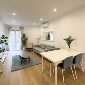 Apartment for rent for €2,835 per month in Barcelona, Carrer de Llull