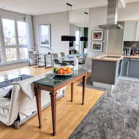 Apartment for rent for €4,800 per month in Berlin, Ettaler Straße