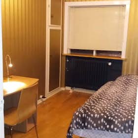 Приватна кімната за оренду для 140 000 ISK на місяць у Reykjavík, Guðrúnargata