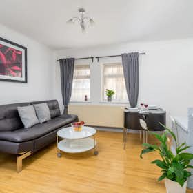 Apartment for rent for £3,400 per month in London, Voss Street