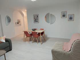 Mieszkanie do wynajęcia za 1000 € miesięcznie w mieście Strasbourg, Rue du Dôme