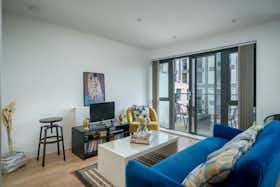 Appartement te huur voor £ 3.200 per maand in London, Knightley Walk