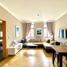 Lägenhet att hyra för 3 000 € i månaden i Leipzig, Dimitroffstraße