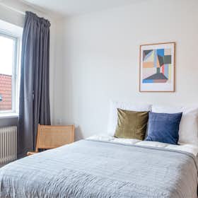 Отдельная комната сдается в аренду за 8 250 DKK в месяц в Århus, Studsgade