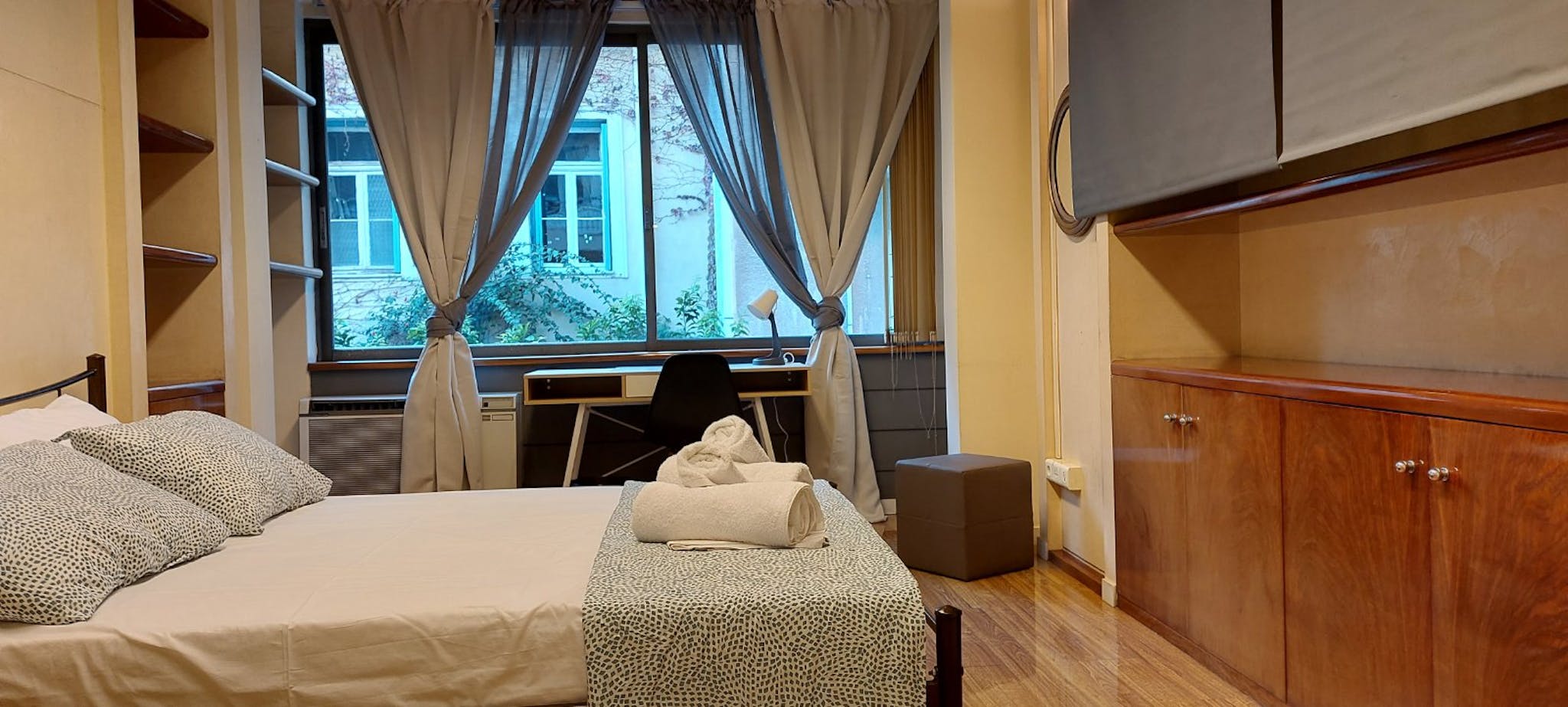 Ithakis, Athens preview