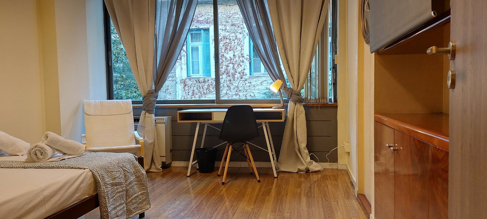 Ithakis, Athens preview