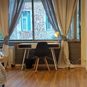 Private room for rent for €430 per month in Athens, Ithakis