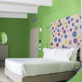 私人房间 正在以 €1,900 的月租出租，其位于 Collegno, Via Nazioni Unite
