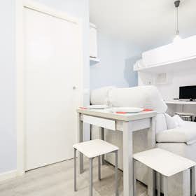 Studio for rent for €1,473 per month in Madrid, Calle del Espíritu Santo