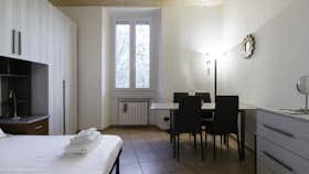 Квартира за оренду для 1 756 EUR на місяць у Monza, Piazza Castello