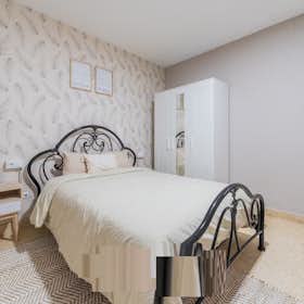 Private room for rent for €400 per month in Valencia, Avenida Pío XII
