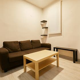 Apartment for rent for €1,528 per month in Madrid, Calle de Bravo Murillo
