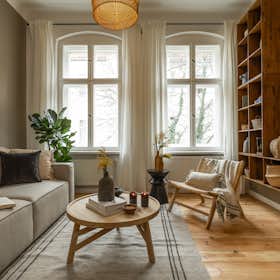 Apartment for rent for €2,242 per month in Berlin, Eylauer Straße