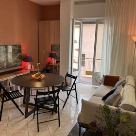Apartment for rent for €1,500 per month in Monza, Via Antonio Cederna