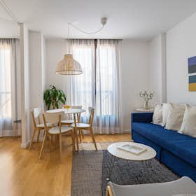 Apartment for rent for €3,000 per month in Madrid, Calle de la Magdalena