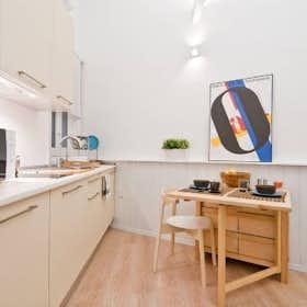 Apartment for rent for €1,621 per month in Madrid, Calle de la Cruz
