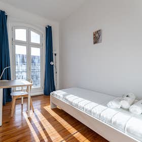 Private room for rent for €715 per month in Berlin, Kantstraße